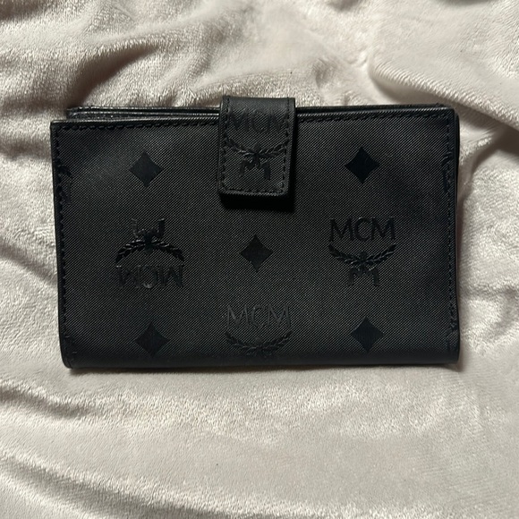MCM wallet - Picture 1 of 2